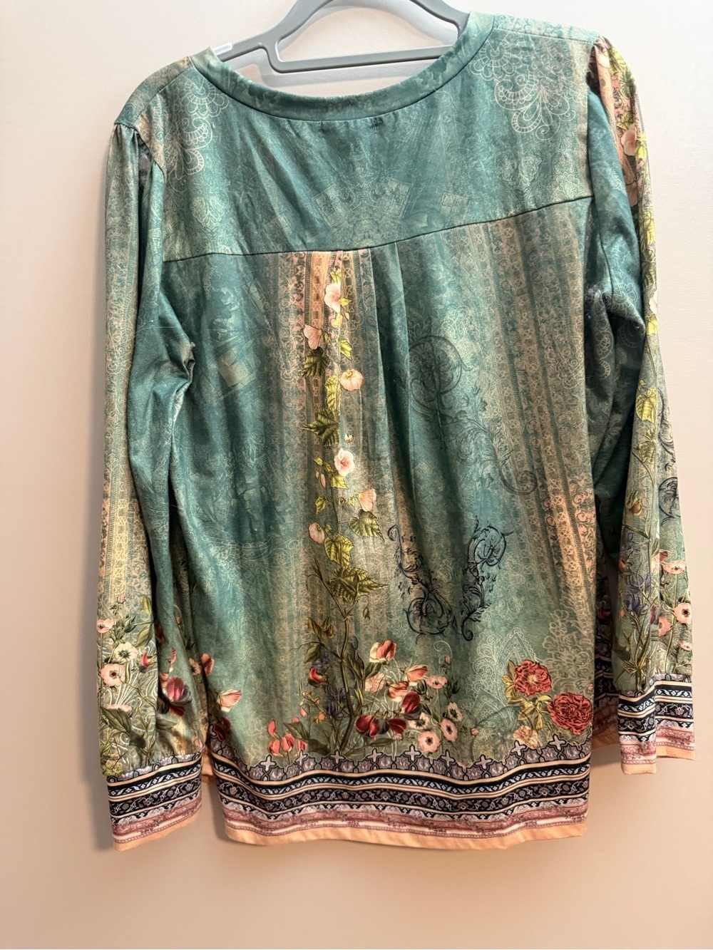 zeagoo Green Floral V-Neck Long Sleeve Top - Picture 6 of 6